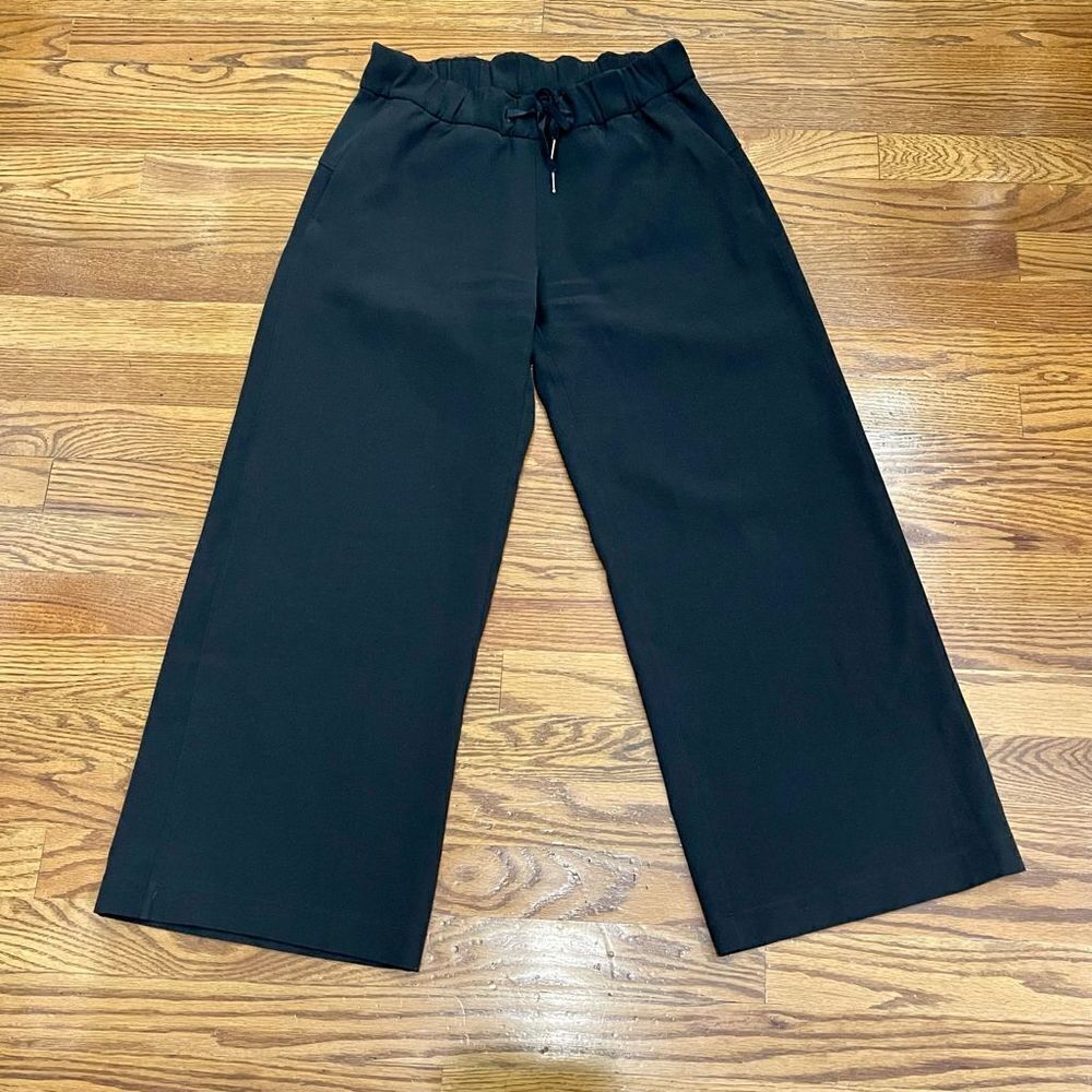 Lululemon Drawstring Cropped Pants